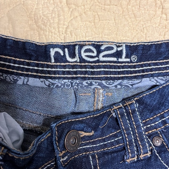 Rue 21 mid rise jeans, size 5-6 regular - Picture 3 of 4